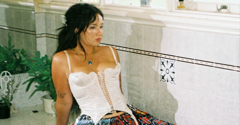 Mallrat Unveils New Single ‘Your Love’