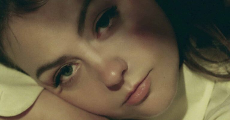 Angel Olsen Covers Bob Dylan’s ‘One Too Many Mornings’