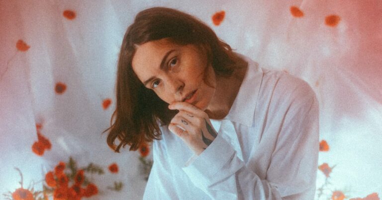 Emma Ruth Rundle Announces ‘Orpheus Looking Back’ EP, Unveils New Song
