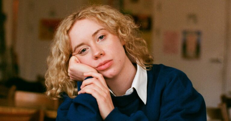 Lizzie Reid Releases New Single ‘Bible’