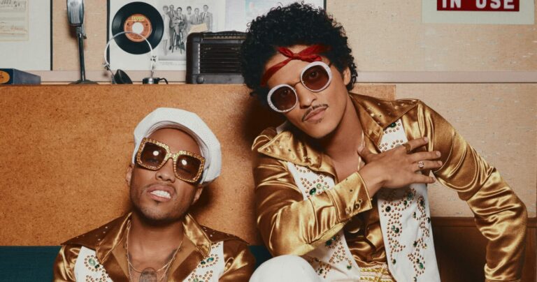 Silk Sonic to Open the 2022 Grammys