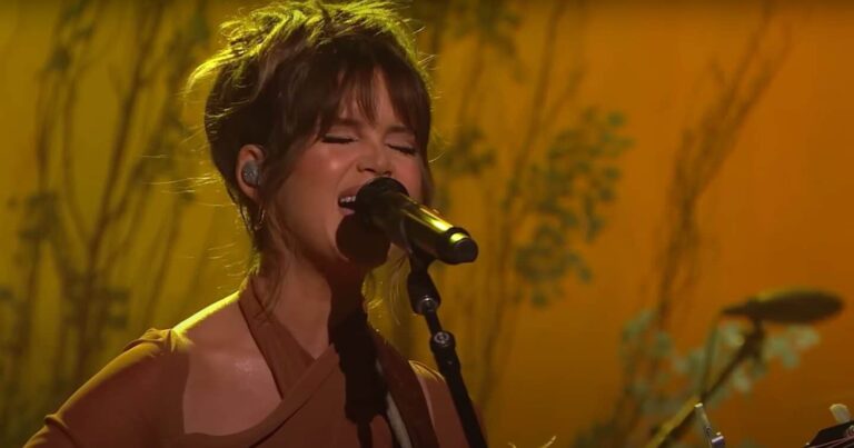 Watch Maren Morris Perform ‘Circles Around This Town’ on ‘Fallon’