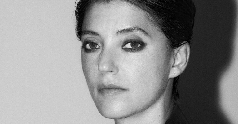 Sharon Van Etten Covers David Bowie’s ‘Starman’
