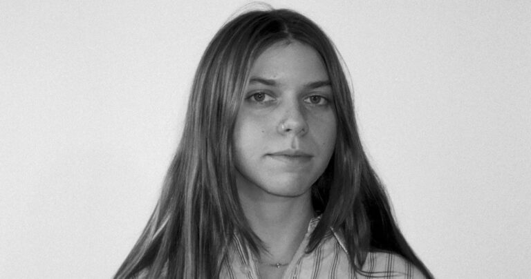 Tomberlin Shares Video for New Song ‘sunstruck’
