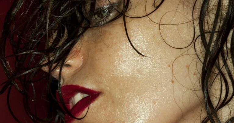 Anna Calvi Announces ‘Tommy’ EP, Shares New Song ‘Ain’t No Grave’