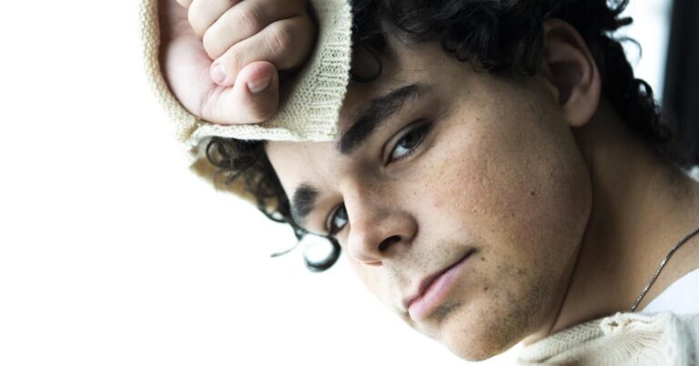 Charlie Hickey Releases New Single ‘Dandelions’