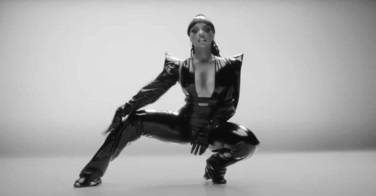 Chlöe Releases Video for New Song ‘Treat Me’