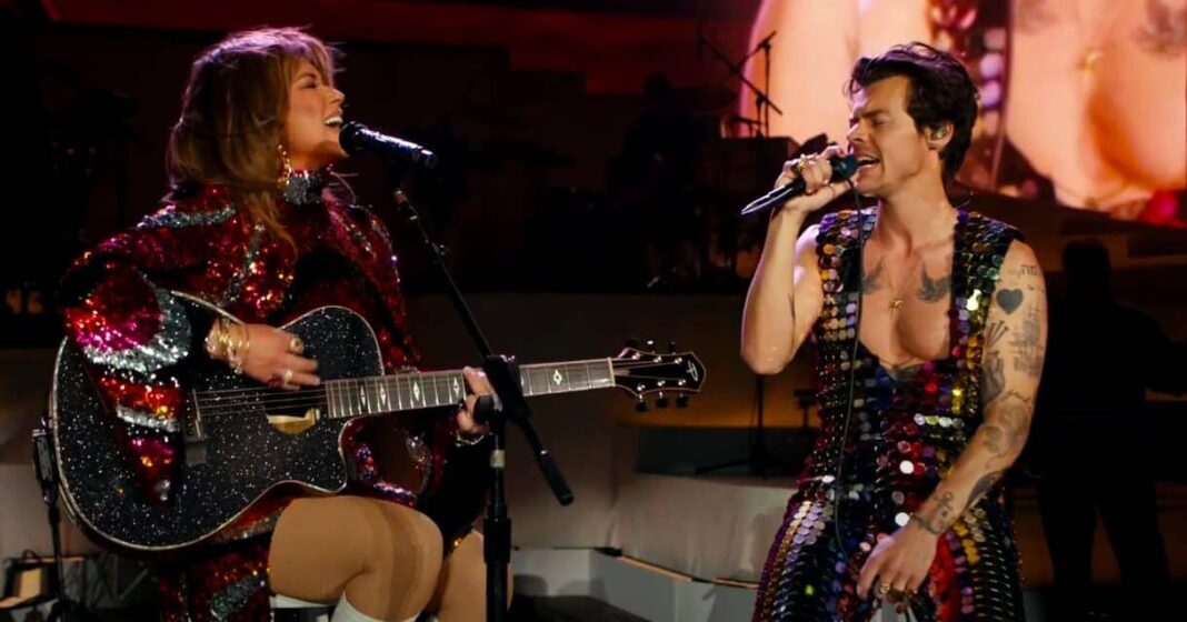 Watch Harry Styles Bring Out Shania Twain for Two Songs at Coachella