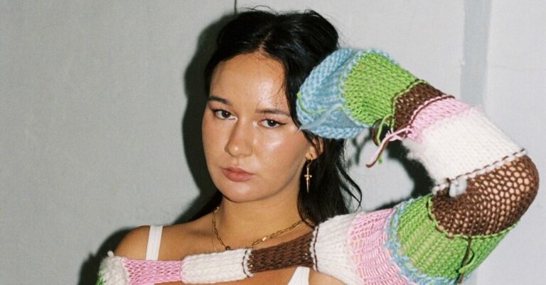 Mallrat Collaborates With Azealia Banks on New Song ‘Surprise Me’