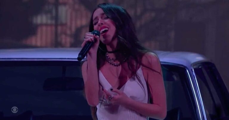 Watch Olivia Rodrigo Perform ‘drivers license’ at 2022 Grammys