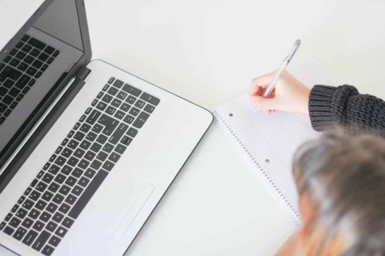 Common Challenges College Students Encounter When Writing Essay