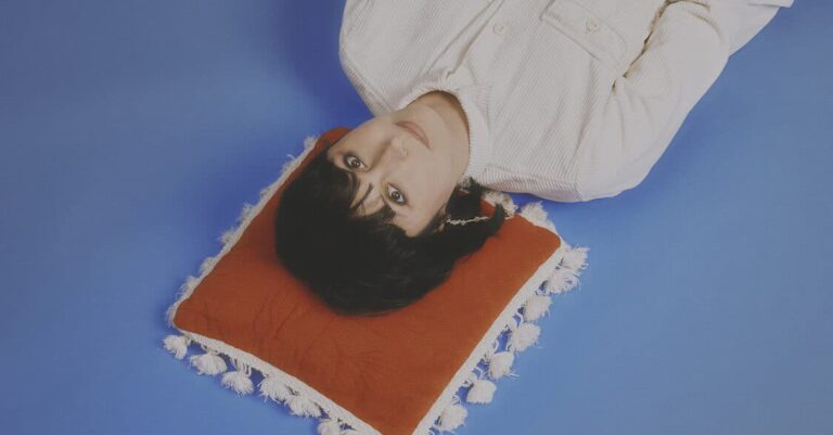 Σtella Unveils Video for New Single ‘The Truth Is’
