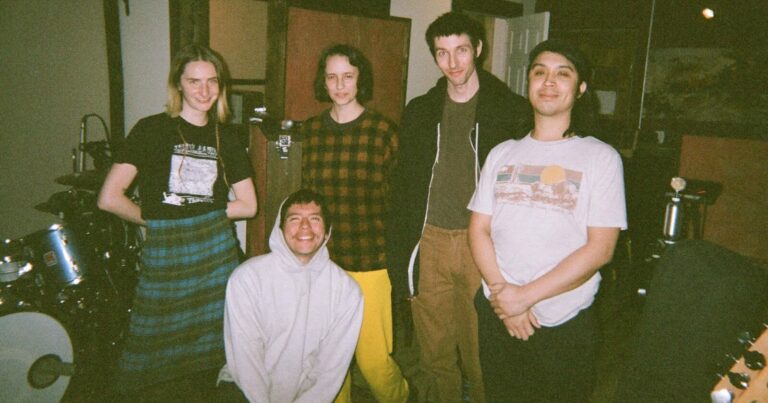 Foyer Red Release New Single ‘Flipper’