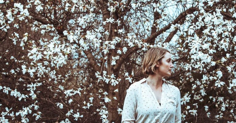Joan Shelley and Bill Callahan Collaborate on New Single ‘Amberlit Morning’