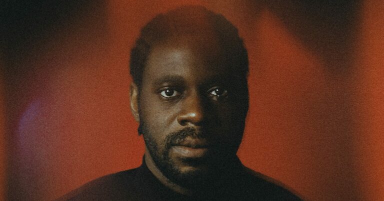NNAMDÏ Announces New Album ‘Please Have a Seat’, Releases Video for New Song