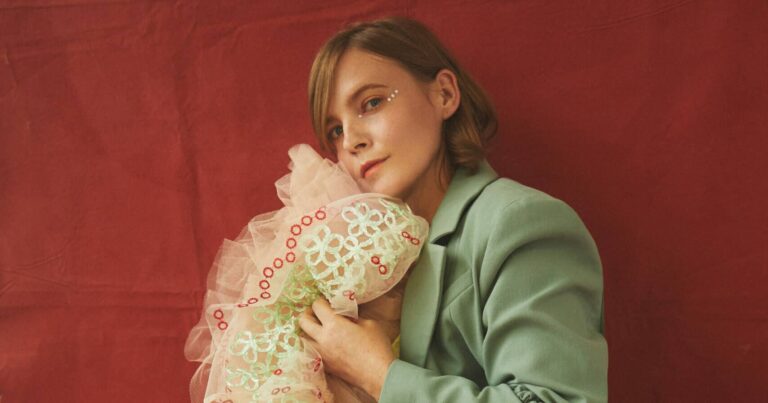 Courtney Marie Andrews Announces New Album ‘Loose Future’, Shares New Song ‘Satellite’