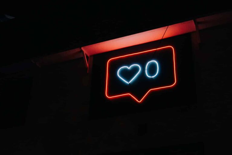 How sociable are online casinos?