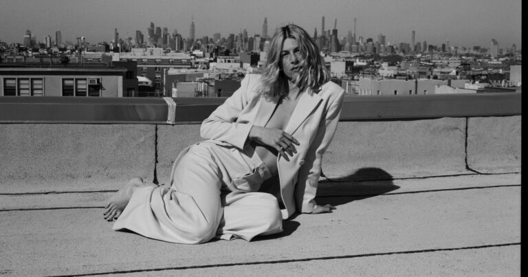 Indigo Sparke Announces New Album ‘Hysteria’, Shares Video for New Single