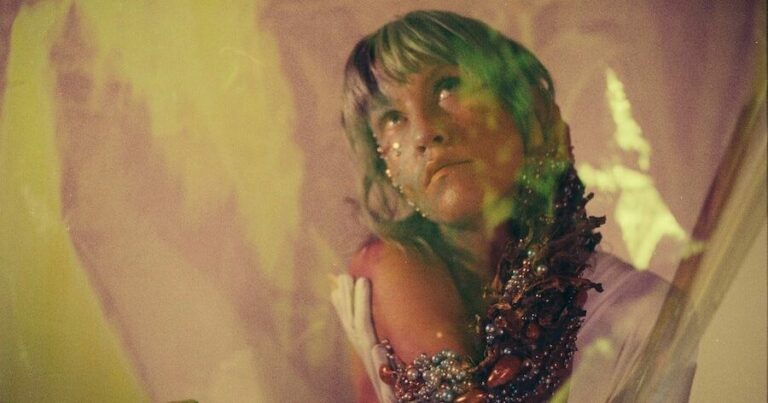 Johanna Warren Announces New Album, Releases New Song ‘I’d Be Orange’
