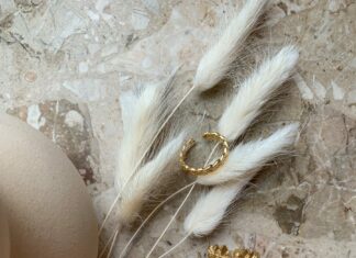 gold and silver heart pendant necklace