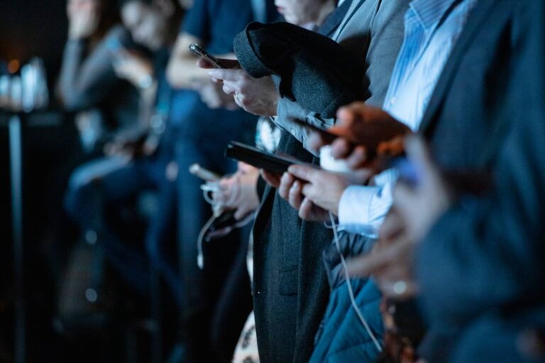 Which social media sites do college students use most?