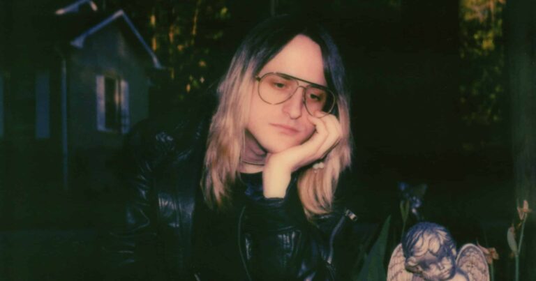 Mallbangs Announces New EP ‘Checking For Daggers’, Shares New Song ‘New Face’