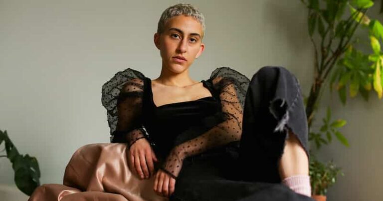 Muna Ileiwat Releases New Single ‘JOMO’