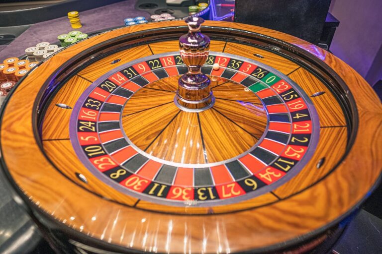 Roulette: Is there a strategy to winning big?
