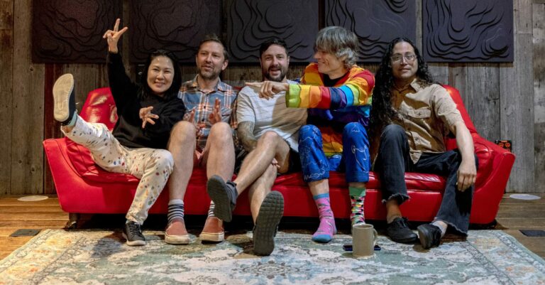 Deerhoof Unveil New Single ‘My Lovely Cat’