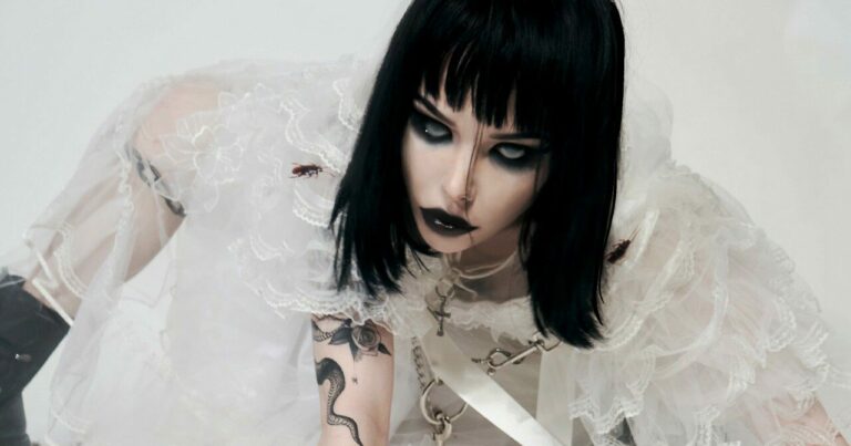 Alice Glass Shares New Single ‘Lips Apart’