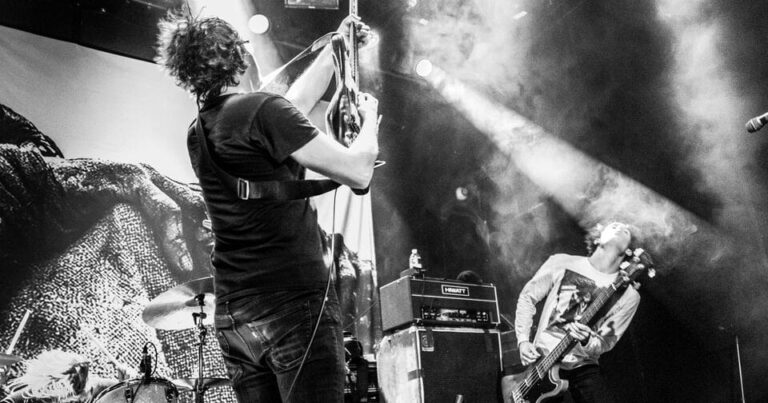 METZ Enlist IDLES’ Joe Talbot for New Song ‘Come on Down’