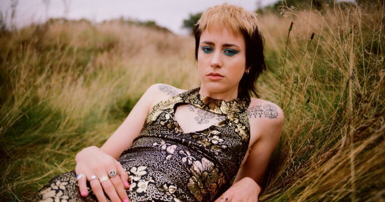 Daisy George Announces Debut EP, Unveils New Song ‘do u feel?’