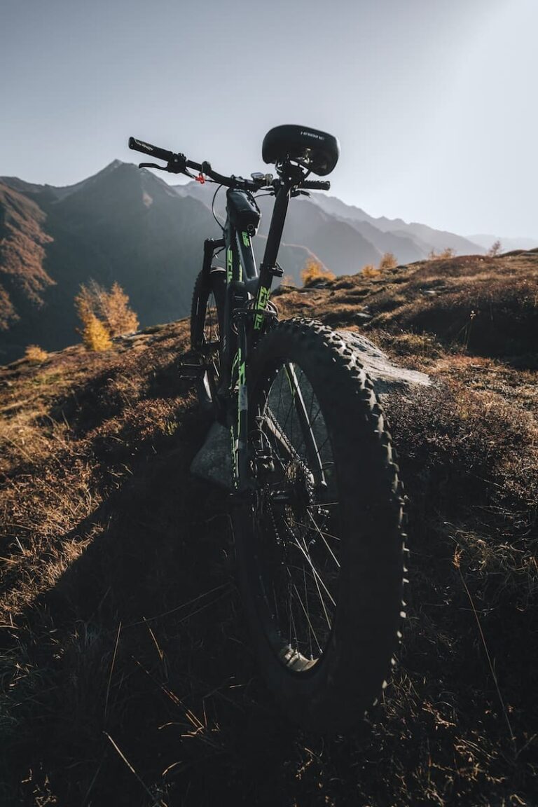 7 Top Features to Choose The Best Mountain Bike Trousers