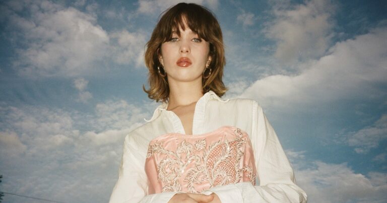 Molly Payton Unveils New Single ‘Handle’