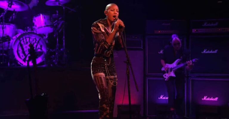 Watch Willow Perform ‘curious/furious’ and ‘ur a stranger’ on ‘SNL’