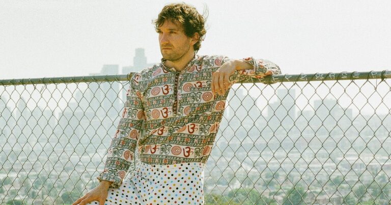 Angelo De Augustine Shares New Songs ’27’ and ‘Hologram’