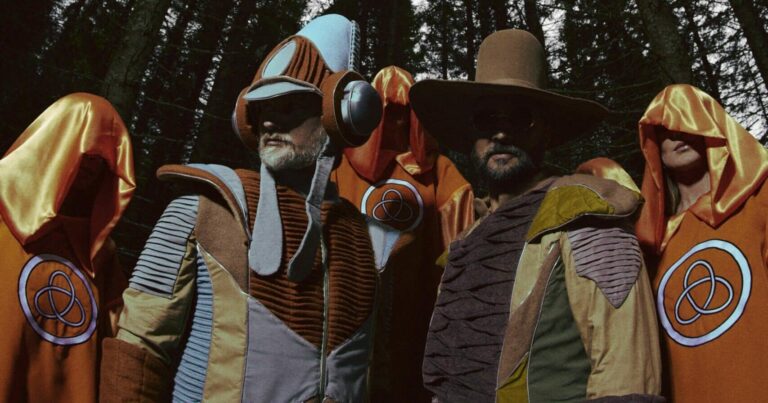 Röyksopp Enlist Susanne Sundfør for New Song ‘Stay Awhile’