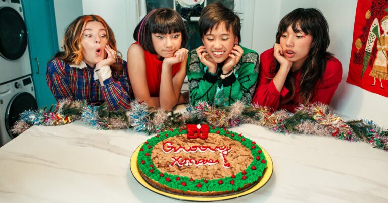 The Linda Lindas Share Video for New Single ‘Groovy Xmas’