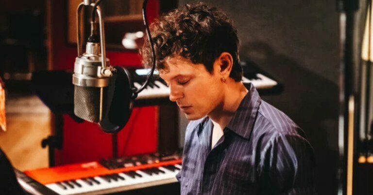 Perfume Genius Covers Radiohead’s ‘4 Minute Warning’