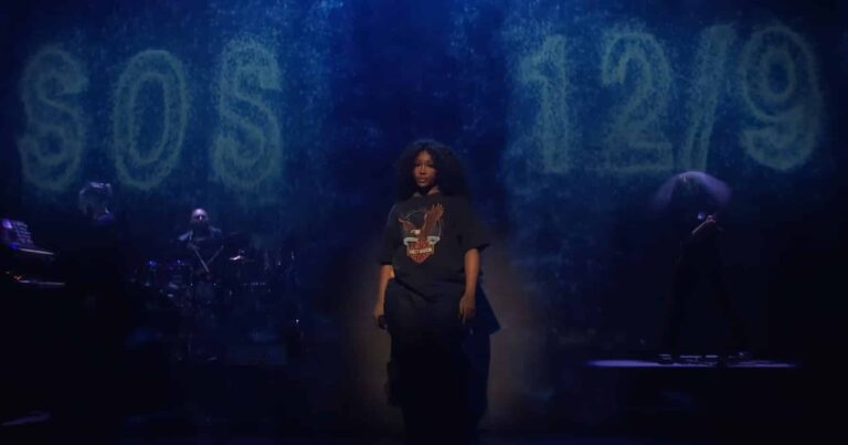 Watch SZA Perform ‘Shirt’, Debut New Song ‘Blind’ on ‘SNL’
