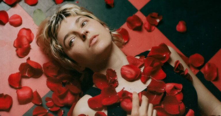 Caroline Rose Announces New Album ‘The Art of Forgetting’, Shares Video for New Song ‘Miami’