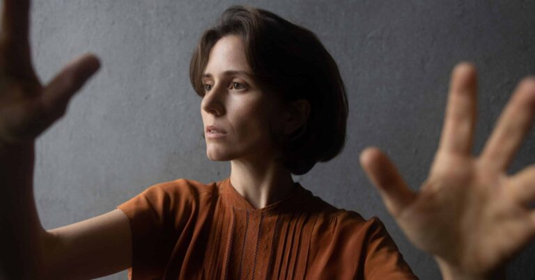 Jana Horn Announces New Album ‘The Window Is the Dream’, Unveils New Song