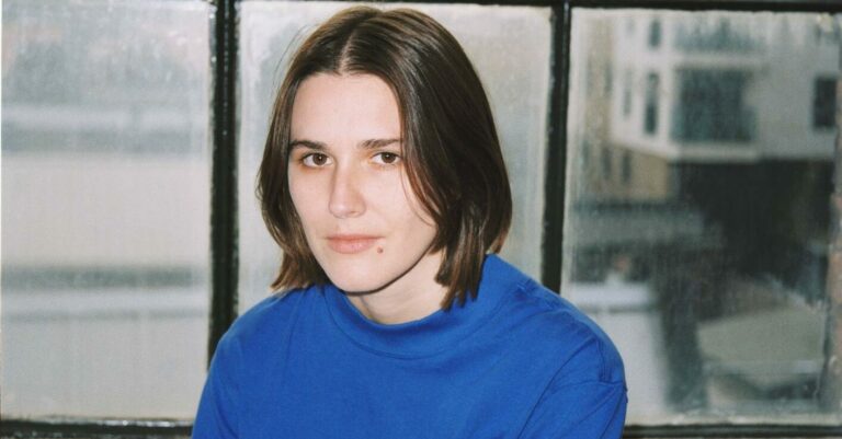 Art School Girlfriend Unveils New Single ‘A Place to Lie’