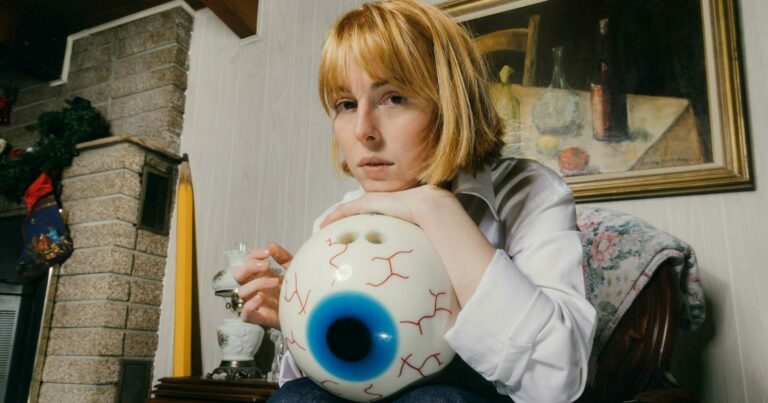 Fenne Lily Announces New Album ‘Big Picture’, Shares Video for New Song