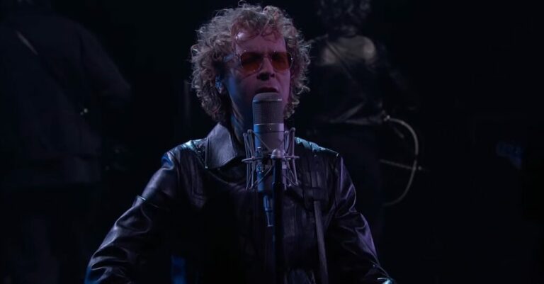 Watch Beck Perform ‘Thinking About You’ on ‘Kimmel’