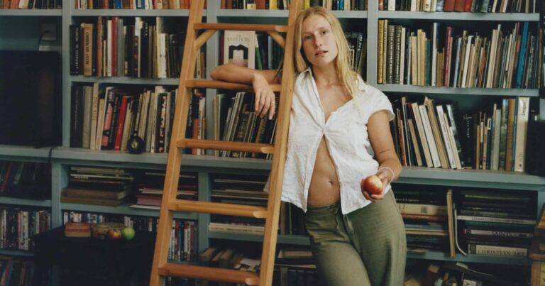 Billie Marten Shares New Single ‘I Can’t Get My Head Around You’