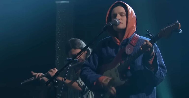 Watch Big Thief Perform Unreleased Song ‘Vampire Empire’ on ‘Colbert’
