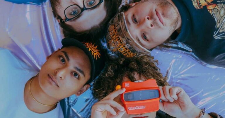 Hot Mulligan Share Video for New Song ‘Gans Media Retro Games’