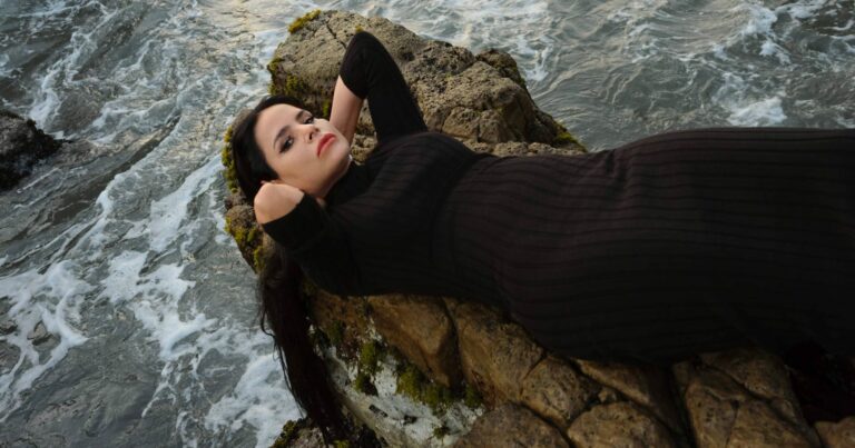 Sofia Kourtesis Shares New Single ‘Madres’