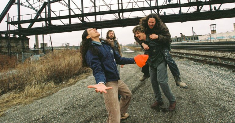 Deeper Sign to Sub Pop, Release New Single ‘Sub’